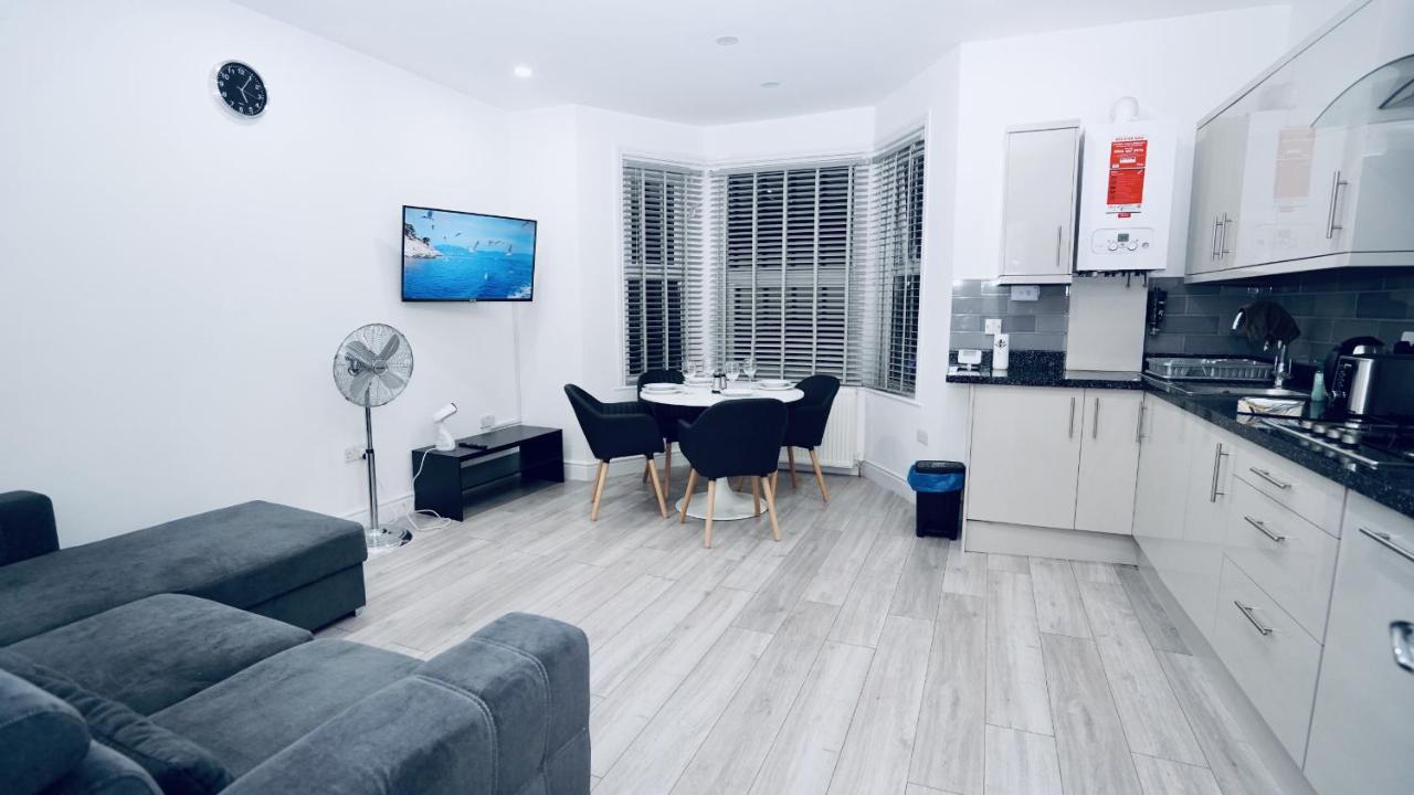 E2M Stays Lovely Apt Close To Ilford Station With Free Parking Bagian luar foto